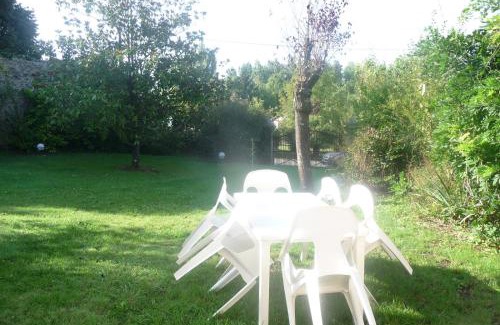 Mazieres-en-Gatine House | Maison de campagne rustique et confortable
