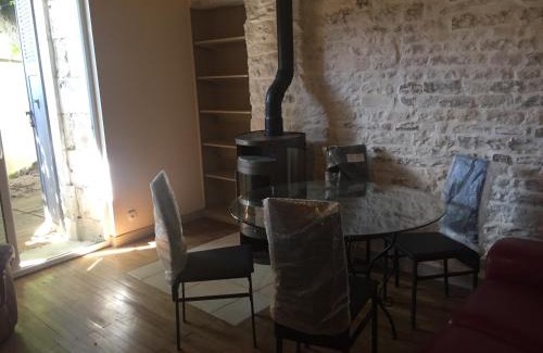 La Celle-sous-Gouzon House | Maison de la mare aux rainettes Location vacances standing au cœur du marais poitevin - 3 chambres - 6 personnes