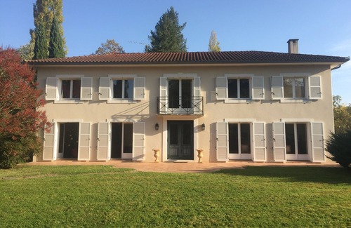Lacave House | Maison de maître 10pers, terrace and park by the river