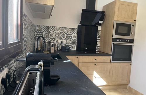 Nevers House | Maison de Vacances Avec Piscine et Jardin Arboré