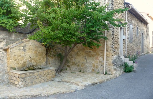 La Motte-dʼAigues House | Maison de Village Provençale
