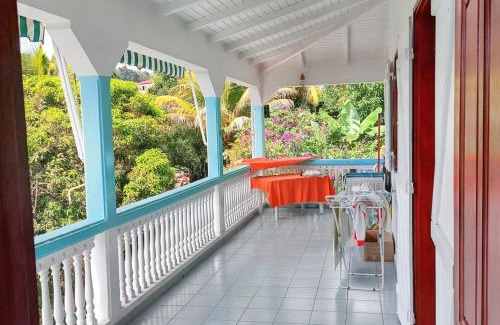 Saint-Claude House | Maison en bord de mer à Saint-Claude avec jardin et vue imprenable