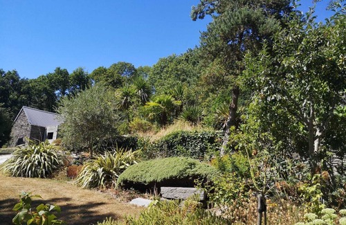 Bon Repos sur Blavet House | Maison en Pierre D'ardoise, sur Flanc de Collines et Près des Sentiers de Nature