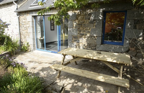 Saint-Quay-Portrieux House | Maison en Pierres Avec Terrasse et Jardin