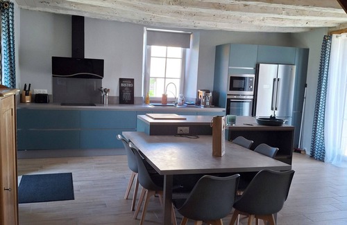 Lamothe-Cassel Cottage | Maison en Pierres Avec Vue, Piscine Privée Chauffée 2 Chambres 2sdb 5 Personnes