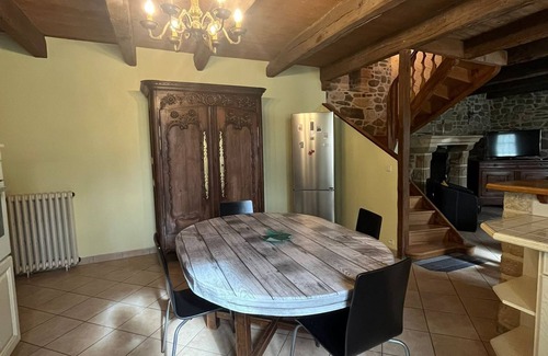Le Faou House | Maison en Pierres au Faou, Centre Bourg et ses Services Accessibles à Pied