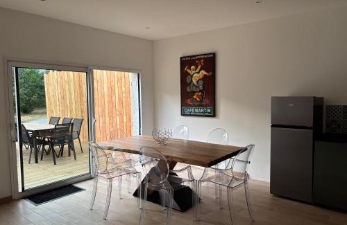 Lailly-en-Val House | maison entière piscine balnéo