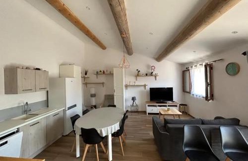 Esparron-de-Verdon House | Maison Familiale à Esparron-de-Verdon avec Terrasse Privée