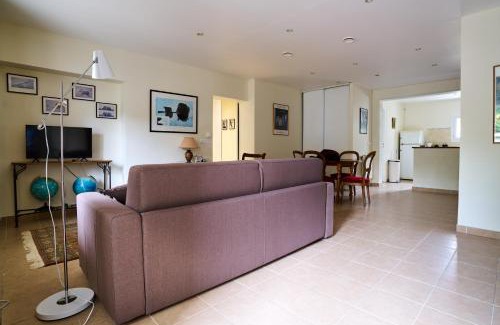Montfavet House | Maison familiale avec jacuzzi, quartier calme