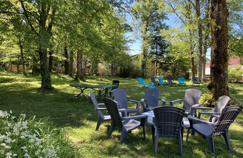 Menetrux-en-Joux House | Maison Franc-comtoise sur Parc Arboré, Accès Direct aux Cascades du Hérisson