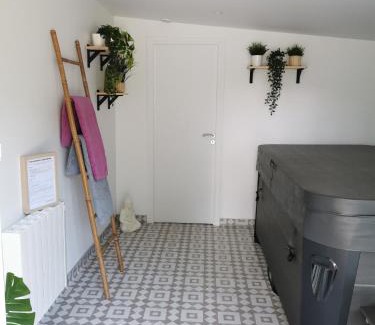 La Chapelle-Caro House | Maison-Gîte "au bord de l'oust "avec jacuzzi