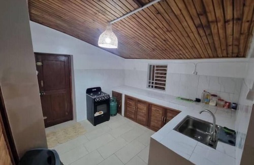 Taolagnaro Ski Chalet | Maison Meublée à Fort-dauphin, vue sur la Montagne en Arrivant