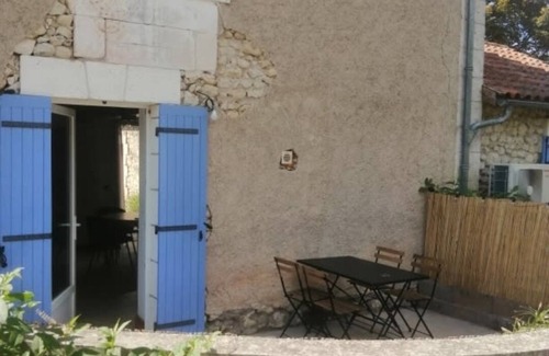 Grand-Brassac House | Maison Ndépendante de 60m2 au Cœur D'un Grand Jardin Avec Accès à la Piscine