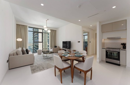 Dubai Marina Apartment | Maison Privee - Upscale Apt w/Partial Dubai Marina & Palm Views