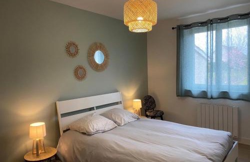 Villeneuve-sur-Allier House | Maison rénovée au calme avec jardin, terrasse et garage, à 10 min de Moulins, draps et serviettes inclus - FR-1-489-372