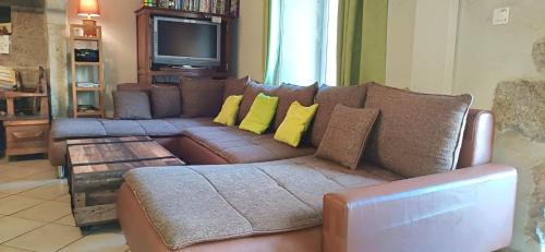 Bertignat House | Maison spacieuse à Bertignat avec jardin et espace jeux,