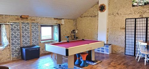 Bertignat House | Maison spacieuse à Bertignat avec jardin et espace jeux,