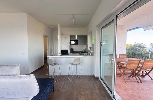 Copanello Apartment | Maison Stalettì, between sky, sea, and prickly pears