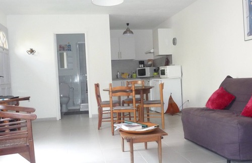 Adamville House | Maisonette 36m2 with private green terrace, quiet and at the foot of Paris