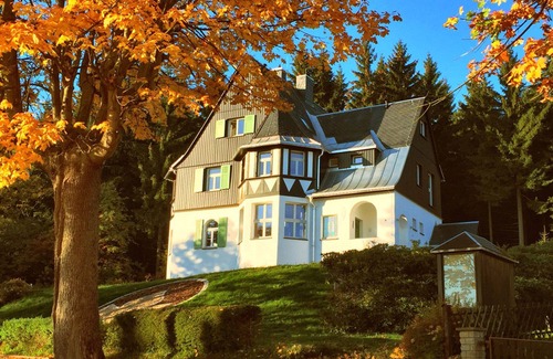 Baerenburg Apartment | Maisonette apartment on the top floor with fireplace on the edge of the forest