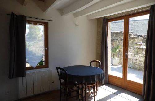 Montfort House | Maisonnette climatisée avec parking privé
