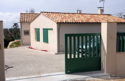 Tourrettes-sur-Loup House | MAISONNETTE INDEPENDANTE OF 42M2 NEAR VILLAGE CLASS OF TOURRETTES SUR LOUP