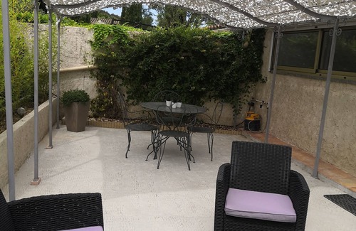 Grand Sud House | Maisonnette with swimming pool access, on the campsite