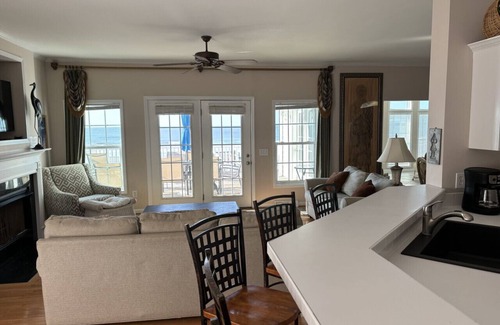 Folly Beach House | Majestic Sandcastle! Oceanfront-Pet Friendly! 4 King BRs -1 queen sleeping area