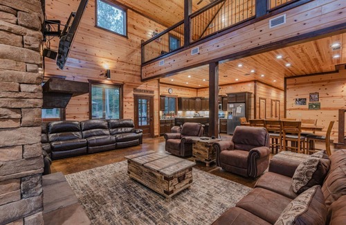 Hochatown Cabin | Make your family and friends getaway truly memorable…stay with us at Steel Cree