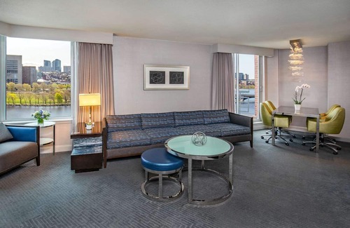 Boston Resort | Make Your Trip More Enjoyable! w/Indoor Pool, Pets are Allowed Here!