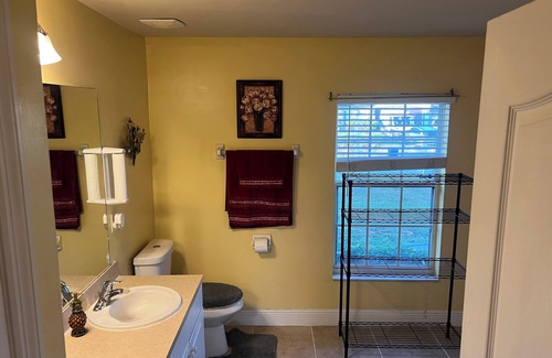 Lehigh Acres Apartment | Make yourself at home in this delightful 1-bedroom Lehigh Acres retreat.