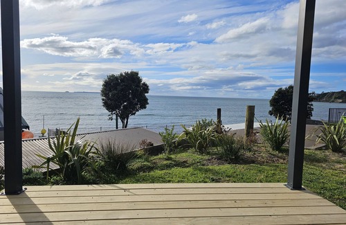 Maketu Cabin | Maketu Beachside Haven Crows Nest Cabin Sea View's & Pet-Friendly