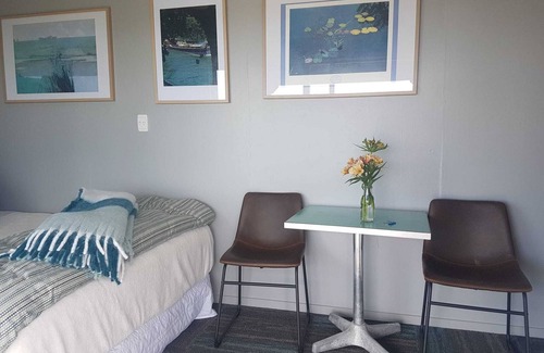 Maketu Cabin | Maketu Beachside Haven Spinnaker Cabin