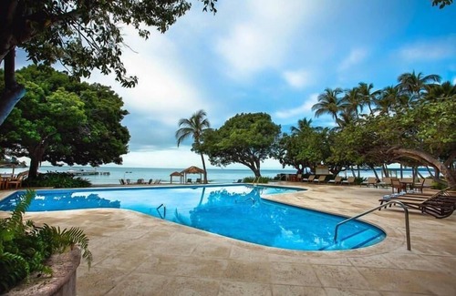 Carenero Apartment | Making The Best Memories Along The Way! 2 Relaxing Units, Free Parking, Pools