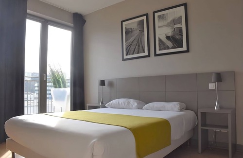 9th Arrondissement Hotel | Making The Best Memories Along The Way! 2 Relaxing Units, Pets Are Welcome!