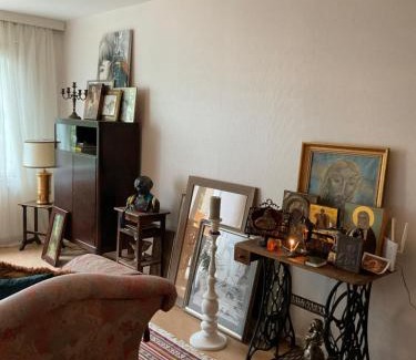 Tampere House | Makuuhuone retrohenkisessä taiteilijakodissa - Tampere Kaleva