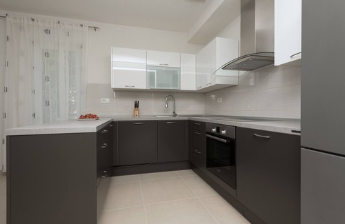 Zivogosce Apartment | Mala Duba Apartment Mladen A2