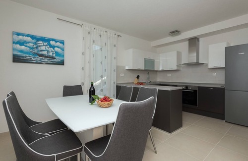 Zivogosce Apartment | Mala Duba Apartment Mladen A2