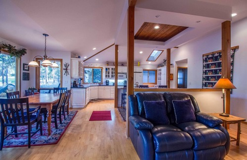 Sunriver House | MALH10 - Great Sunriver Home, Walk or Ride Bike to Deschutes River