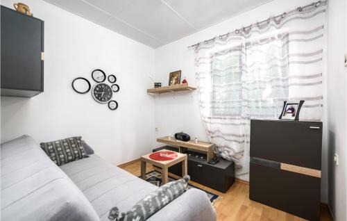 Tinjan House | Mali Raj Ringo