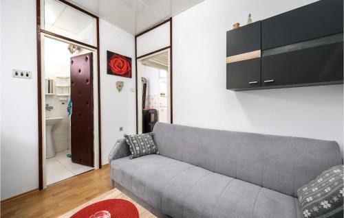 Tinjan House | Mali Raj Ringo