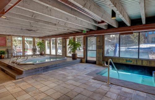 Lakeside Village Apartment | Mall 1430 by Summit County Mountain Retreats