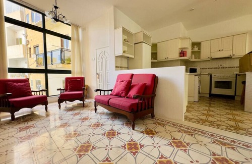 Il-Balluta Apartment | Maltese Charm 2/30 seconds to the Sea/Balluta