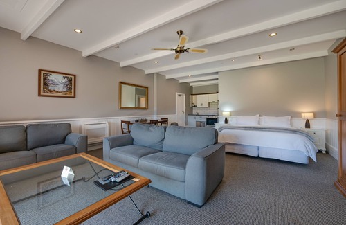 Lower Shotover House | Manata Lodge