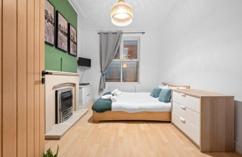 Salford Apartment | Manchester Serviced Accommodation - The Cosy Quarter