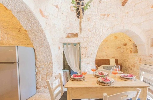 San Michele Salentino Villa | Mandarin Trullo - Private Pool - Fenced Garden - Privacy - Wifi - BBq