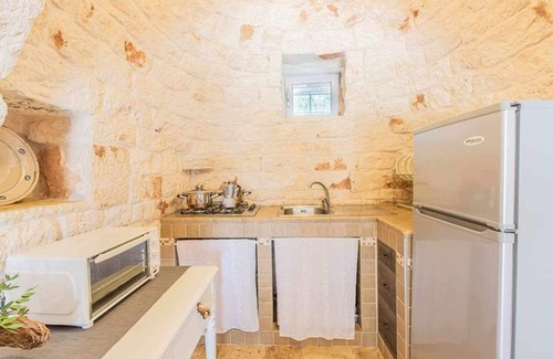 San Michele Salentino Villa | Mandarin Trullo - Private Pool - Fenced Garden - Privacy - Wifi - BBq