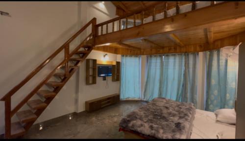 Bhatrojkhan Hotel | Mandeva Stays