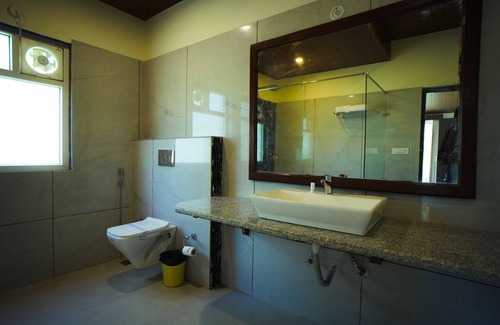 Mohaan Hotel | Mango Bloom River Resort