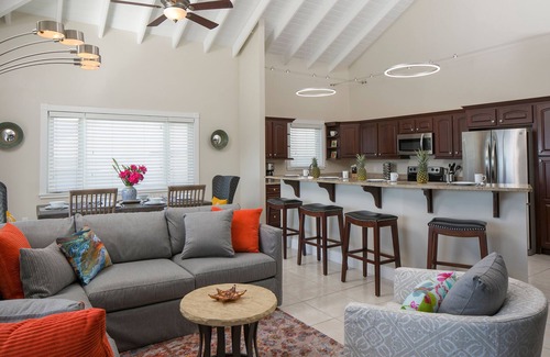 Estate Enighed Condo | MANGO MOJO: Spacious Luxury Penthouse; Endless Sea Views; Pool; Walk to Town!